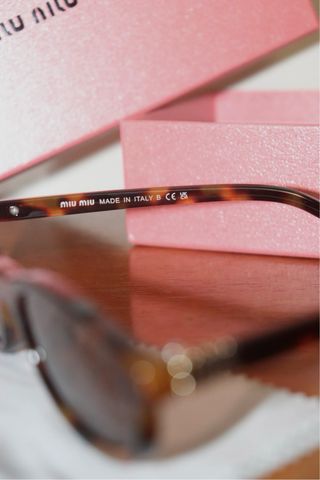 Óculos de Sol Miu Miu - MU 04ZS 19P2Z1 Tortoise