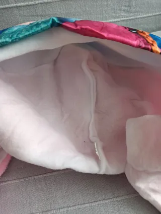 Gorro Frozen Elsa y Anna Peluche Pompones