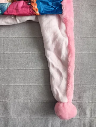 Gorro Frozen Elsa y Anna Peluche Pompones