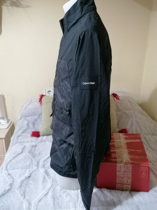 Calvin Klein 200€ TOP L a XL + regalo