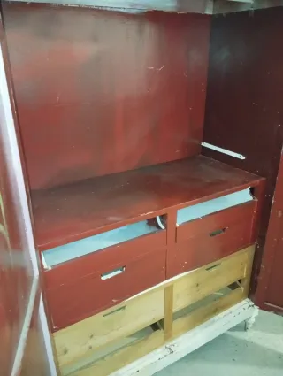 Armario antiguo pintado a mano
