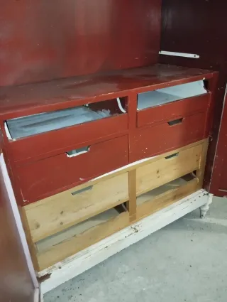 Armario antiguo pintado a mano