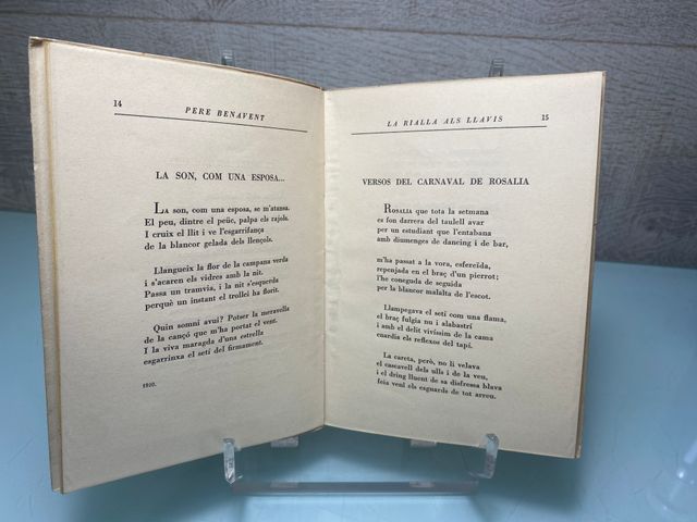 Libro poesia catalana "La Rialla als Llavis". 1938