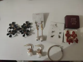 Pendientes Flor Negro y Dorado