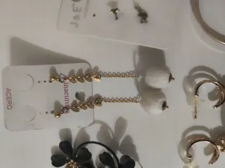 Pendientes Flor Negro y Dorado