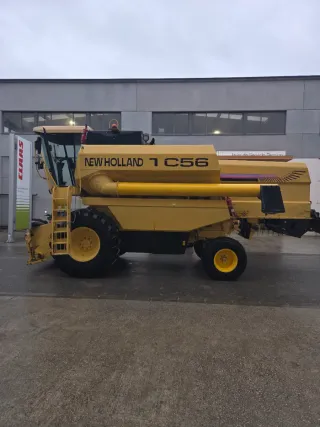 Cosechadora New Holland TC56