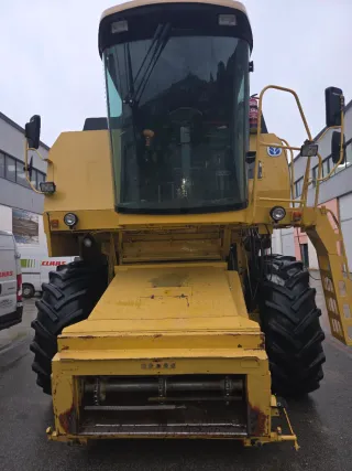 Cosechadora New Holland TC56