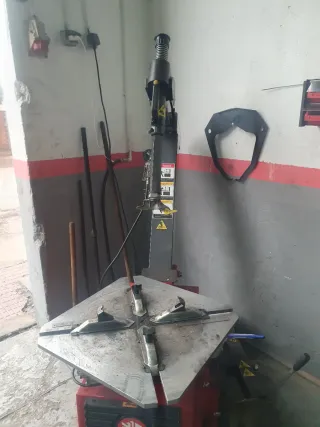 Máquina equilibradora BRIGHT CB3010B y desmontador