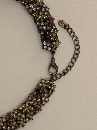 Collar pedrería flores Zara