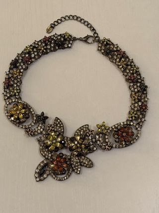 Collar pedrería flores Zara