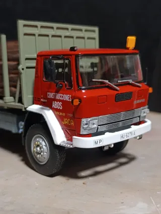 Camión miniatura EBRO P137 1/43