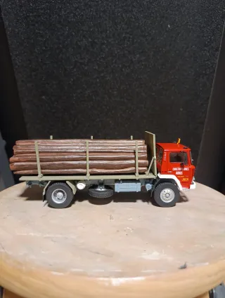 Camión miniatura EBRO P137 1/43