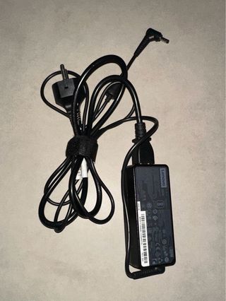 Ordenador portátil Lenovo gris