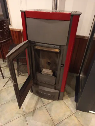 Estufa pellets 200m2 seminueva + chimenea