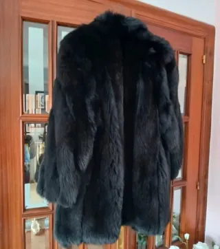 Abrigo de piel negro de alta calidad