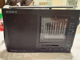 Radio Sony ICF-7601 12 Bandas . Antigua