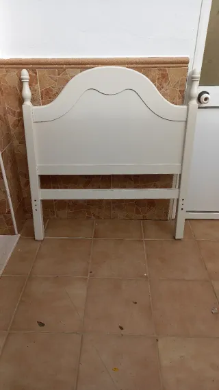 Cabecero de madera blanco
