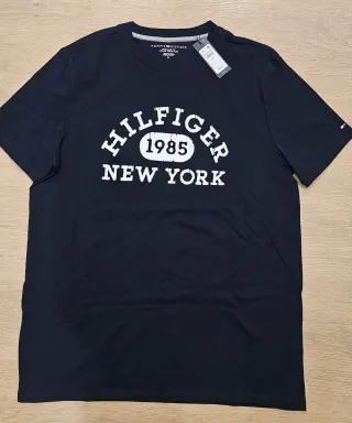 Camiseta Tommy Hilfiger. Talla M. Sin estrenar