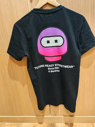 Camiseta Bershka Negra Talla S