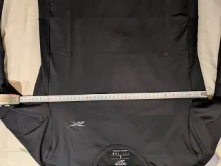 Camiseta ajustada fit Reebok Talla L Negra