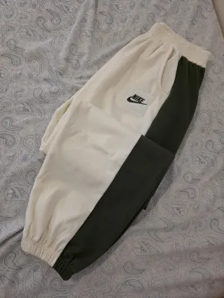 Chándal Nike blanco y verde