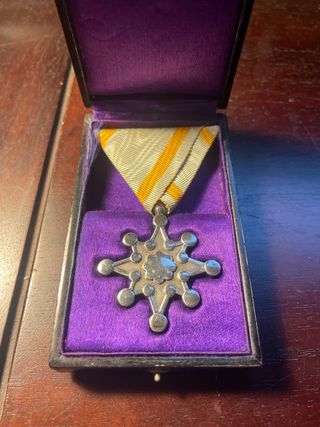 Medalla Japonesa Orden del Sagrado Tesoro