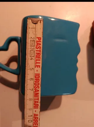 Coppia tazze Lui Lei che si baciano