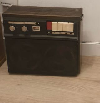 Magnetófono Vintage Marrón y Negro