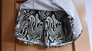 Minifalda Stradivarius Beige y Negro