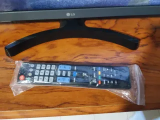 Televisor LG Smart TV 24 con Mando