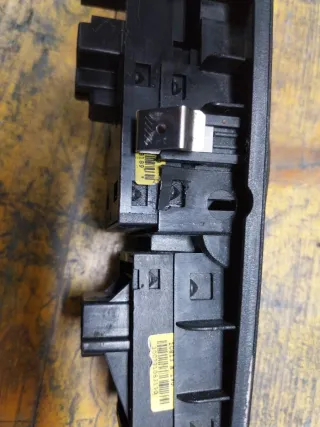 Botonera Mercedes Vito W638 en buen estado