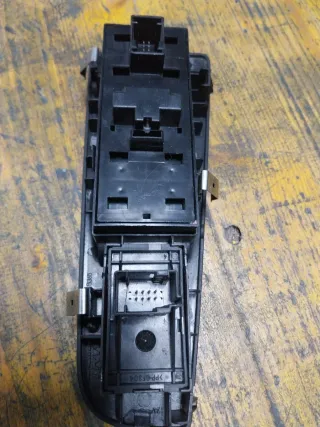 Botonera Mercedes Vito W638 en buen estado