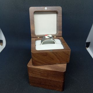 ANILLO ALEMÁN II GUERRA MUNDIAL ESTUCHE DE MADERA