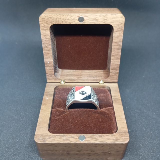 ANILLO ALEMÁN II GUERRA MUNDIAL ESTUCHE DE MADERA