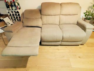 Sofá relax 3 plazas eléctrico con posavasos