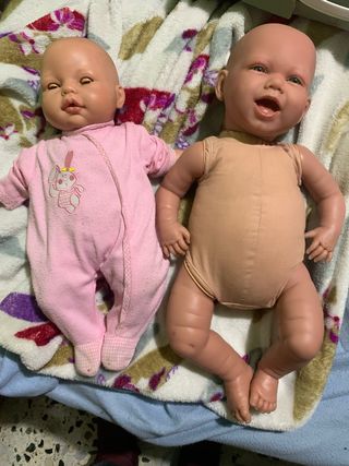 2 Bebés Muñecos 40 y 35 cm. Para que los mires los