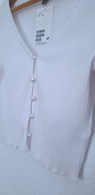 Top de manga larga. De H&M. Nuevo sin estrenar