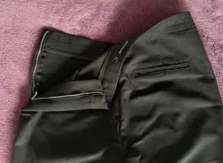 Pantalón pinzas negro Stradivarius