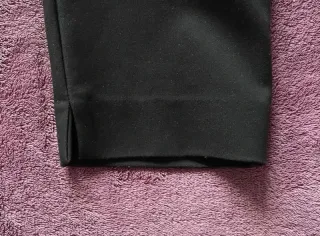 Pantalón pinzas negro Stradivarius