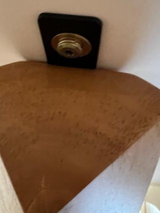 Mesa redonda blanca y madera maciza