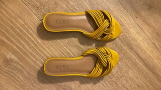 Sandalias Zara amarillas trenzadas