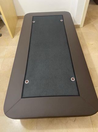 Cama individual gris y blanca