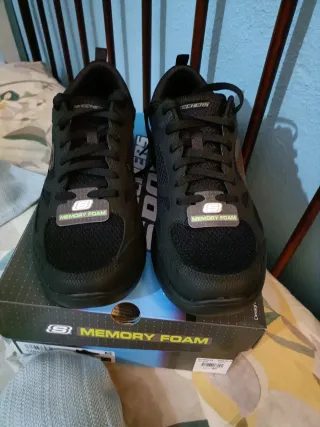 Zapatillas Skechers Memory Foam Negras