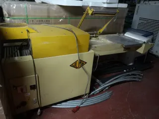 Máquina retractil. Ulma. con horno