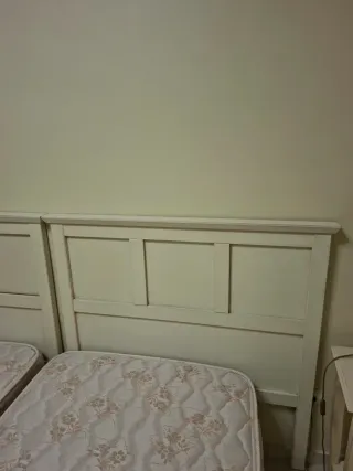 Cabeceros y mesitas de noche