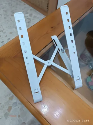 Soporte portátil ajustable blanco