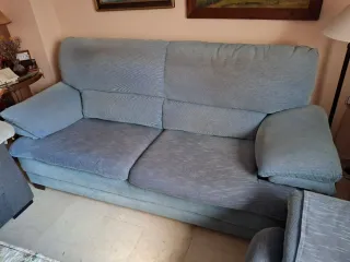 Sofá de tela azul