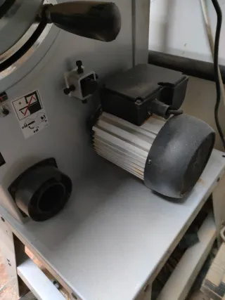 Sierra de cinta Makita LB1200F mas extras