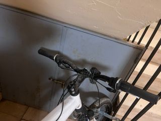 Bicicleta de montaña blanca