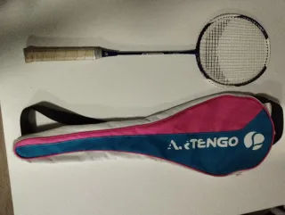 Raqueta Bádminton Artengo 710 + Funda